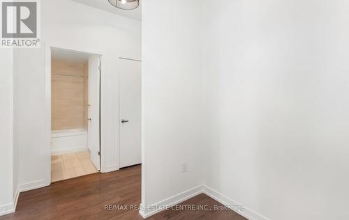 Ph03 - 2560 Eglinton Avenue W, Mississauga, ON - Indoor Photo Showing Other Room