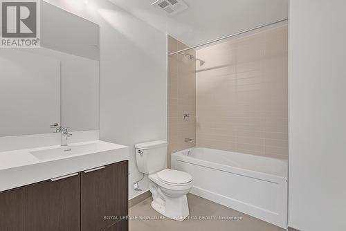 422 - 3100 Keele Street, Toronto, ON - Indoor Photo Showing Bathroom