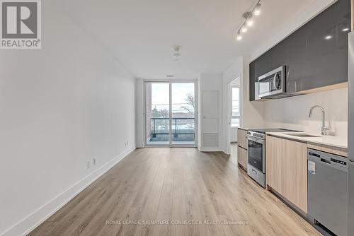 422 - 3100 Keele Street, Toronto, ON - Indoor Photo Showing Kitchen