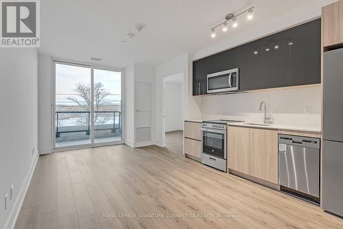 422 - 3100 Keele Street, Toronto, ON - Indoor Photo Showing Kitchen