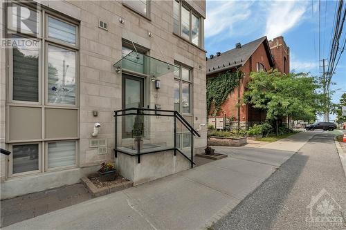 454 Churchill Avenue N, Ottawa, ON - Outdoor