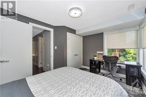 454 Churchill Avenue N, Ottawa, ON - Indoor Photo Showing Bedroom