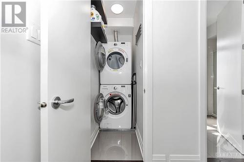 454 Churchill Avenue N, Ottawa, ON - Indoor Photo Showing Laundry Room