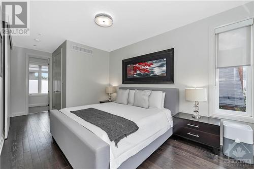 454 Churchill Avenue N, Ottawa, ON - Indoor Photo Showing Bedroom