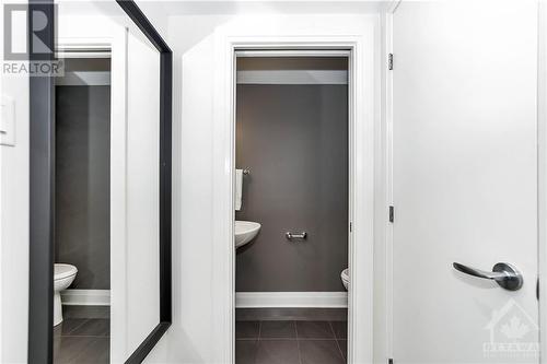 454 Churchill Avenue N, Ottawa, ON - Indoor Photo Showing Bathroom