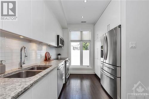 454 Churchill Avenue N, Ottawa, ON - Indoor Photo Showing Kitchen With Double Sink With Upgraded Kitchen