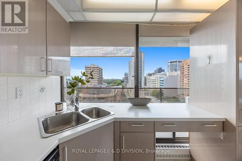 1501 - 20 Avoca Avenue, Toronto, ON - Indoor Photo Showing Kitchen With Double Sink