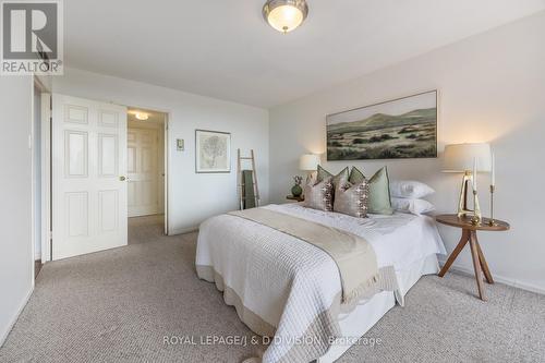 1501 - 20 Avoca Avenue, Toronto, ON - Indoor Photo Showing Bedroom