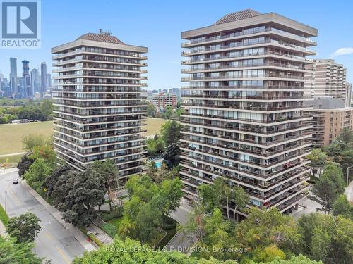 1501 - 20 Avoca Avenue, Toronto (Rosedale-Moore Park), ON - Outdoor With Balcony With Facade