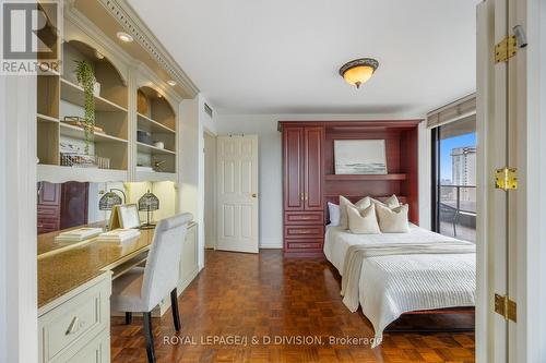 1501 - 20 Avoca Avenue, Toronto, ON - Indoor Photo Showing Bedroom