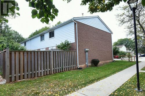 122 - 150 Gateshead Crescent, Hamilton (Stoney Creek), ON - Outdoor With Exterior