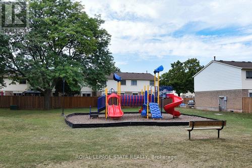 122 - 150 Gateshead Crescent, Hamilton (Stoney Creek), ON - Outdoor