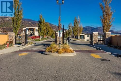 1680 Harbour View Crescent, Kelowna, BC - Outdoor