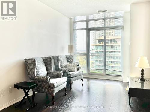 2012 - 35 Bastion Street, Toronto, ON - Indoor Photo Showing Living Room