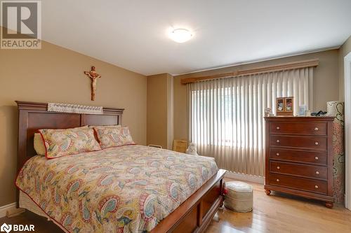 6949 Thorold Stone Road, Niagara Falls, ON - Indoor Photo Showing Bedroom