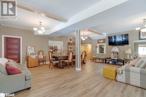 6949 Thorold Stone Road, Niagara Falls, ON - Indoor Photo Showing Living Room