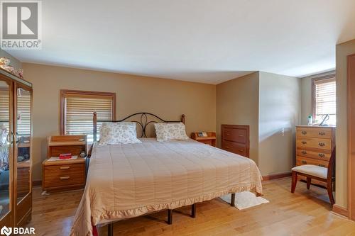 6949 Thorold Stone Road, Niagara Falls, ON - Indoor Photo Showing Bedroom