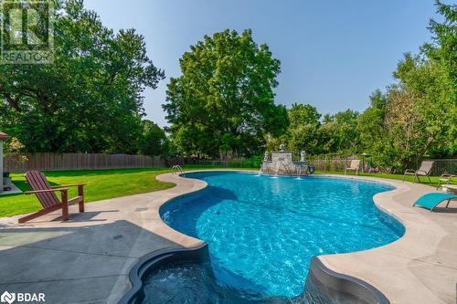 6949 Thorold Stone Road, Niagara Falls, ON - Outdoor With In Ground Pool With Backyard