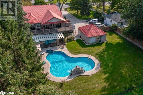 6949 Thorold Stone Road, Niagara Falls, ON - Outdoor With In Ground Pool With Backyard