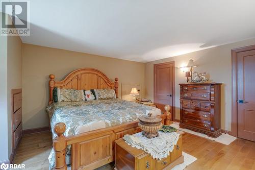 6949 Thorold Stone Road, Niagara Falls, ON - Indoor Photo Showing Bedroom