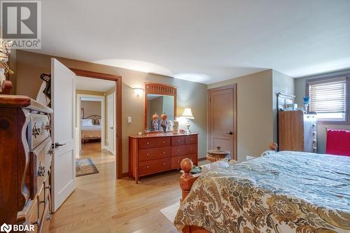 6949 Thorold Stone Road, Niagara Falls, ON - Indoor Photo Showing Bedroom