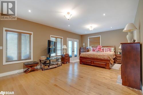 6949 Thorold Stone Road, Niagara Falls, ON - Indoor Photo Showing Bedroom