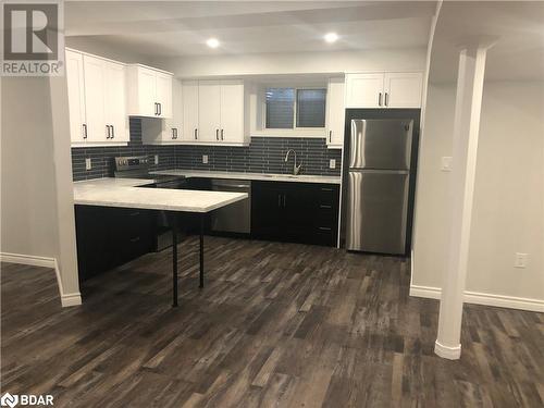 6949 Thorold Stone Road, Niagara Falls, ON - Indoor Photo Showing Kitchen With Stainless Steel Kitchen