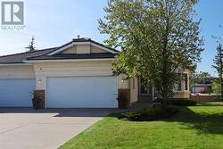 278 Hamptons Park NW  Calgary, AB T3A 5A7