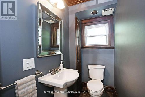 111 Edward Street, Aurora, ON - Indoor Photo Showing Bathroom