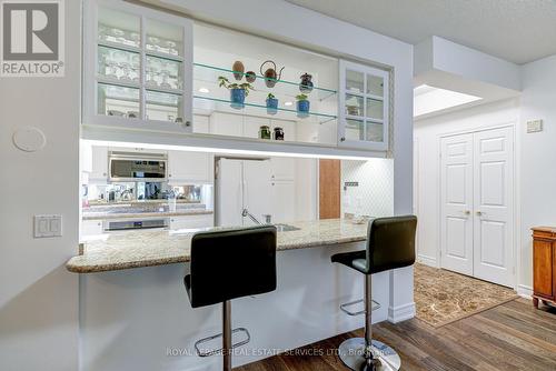 203 - 10 Old Mill Trail, Toronto, ON - Indoor Photo Showing Kitchen