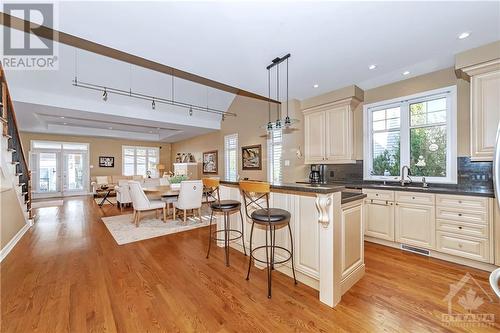 172 Golflinks Drive, Ottawa, ON - Indoor Photo Showing Kitchen With Upgraded Kitchen