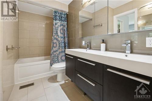 94 Trump Avenue, Ottawa, ON - Indoor Photo Showing Bathroom