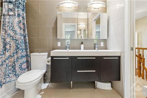 94 Trump Avenue, Ottawa, ON - Indoor Photo Showing Bathroom