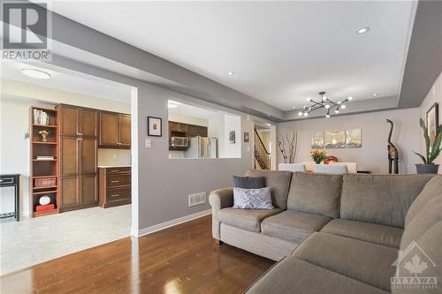 145 Patriot Place, Ottawa, ON - Indoor Photo Showing Living Room