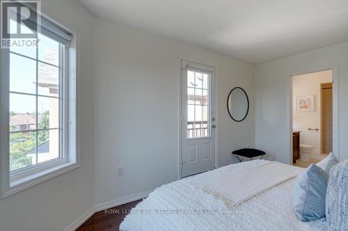 12 - 2614 Dashwood Drive, Oakville, ON - Indoor Photo Showing Bedroom