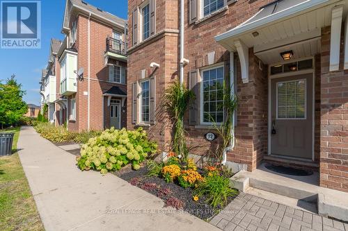 12 - 2614 Dashwood Drive, Oakville, ON - Outdoor With Facade