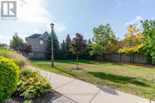 12 - 2614 Dashwood Drive, Oakville, ON - Outdoor