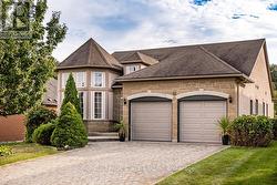 62 DAVIDSON BOULEVARD  Hamilton, ON L9H 6Y1