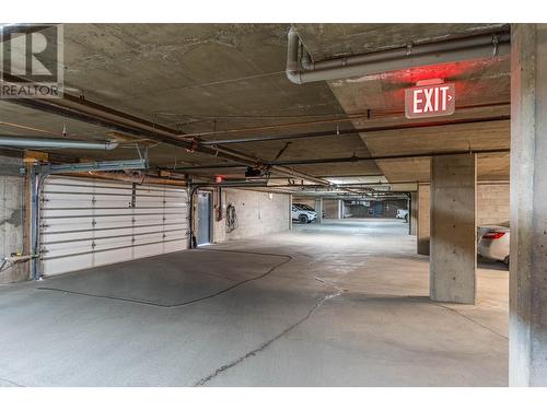 204-875 Sahali Terrace, Kamloops, BC - Indoor Photo Showing Garage