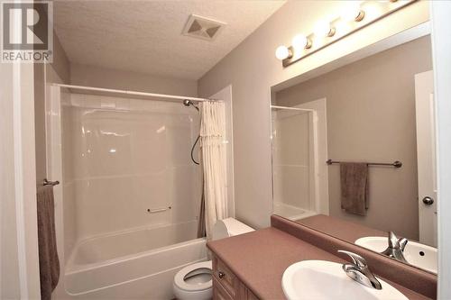 4 Piece Bath - 28, 411 Williams Drive, Fort Mcmurray, AB - Indoor Photo Showing Bathroom