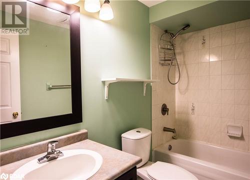 59 Livingstone Street E, Barrie, ON - Indoor Photo Showing Bathroom