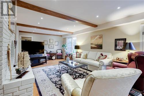 4519 Concord Place, Burlington, ON - Indoor Photo Showing Living Room