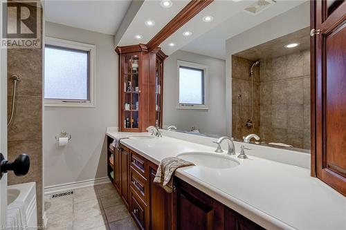 4519 Concord Place, Burlington, ON - Indoor Photo Showing Bathroom