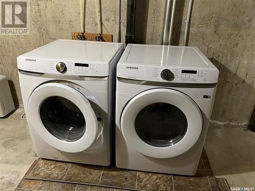 1004 1St Street W, Kindersley, SK - Indoor Photo Showing Laundry Room