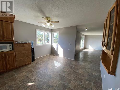 1004 1St Street W, Kindersley, SK - Indoor