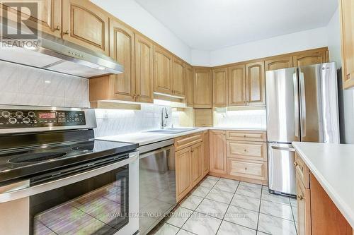 415 - 20 Edgecliff Golfway, Toronto, ON - Indoor Photo Showing Kitchen