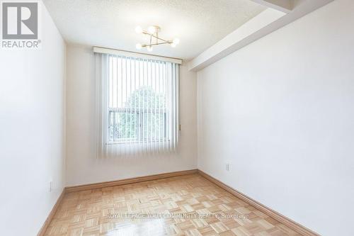 415 - 20 Edgecliff Golfway, Toronto, ON - Indoor Photo Showing Other Room