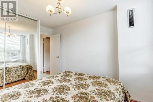 415 - 20 Edgecliff Golfway, Toronto (Flemingdon Park), ON - Indoor Photo Showing Bedroom