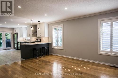 59 Livingstone Street E, Barrie (East Bayfield), ON - Indoor Photo Showing Kitchen With Upgraded Kitchen