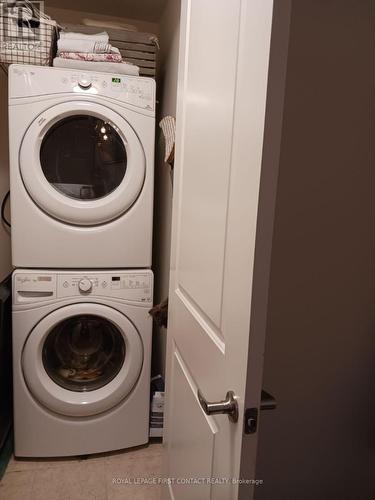 101 - 2300 Upper Middle Road, Oakville, ON - Indoor Photo Showing Laundry Room